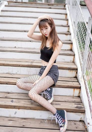 年轻的母亲四